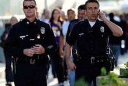 美国警察爆料视频真实吗,真相还是虚构？