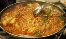 酸菜方便面爆料视频播放,视频播放量爆表，揭秘独特美味秘诀！