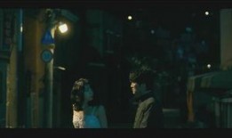 血色蝙蝠在线观看,惊悚之夜，神秘生物现世之谜