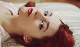 网红吃瓜白醋少女图片,酸爽滋味引网友热议